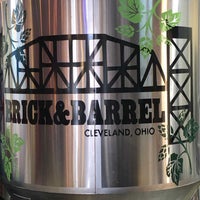 Foto tomada en Brick &amp; Barrel  por Becky J. el 7/17/2022
