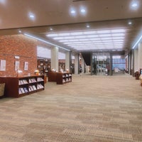 Photo taken at Rikkyo Univ. Ikebukuro library by いんでぶ on 10/14/2019