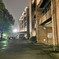 Photo taken at Gakushuin Boy’s Senior High School by いんでぶ on 12/8/2021