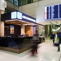 รูปภาพถ่ายที่ Domestic Terminal โดย Domestic Terminal เมื่อ 1/18/2017