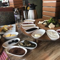 Das Foto wurde bei Boss Man Cafe&amp;amp;Restaurant von ÇıLGIN 👑 SeDAt . am 8/9/2020 aufgenommen