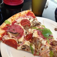 7/7/2013 tarihinde Shannon C.ziyaretçi tarafından Pizza Orgasmica'de çekilen fotoğraf
