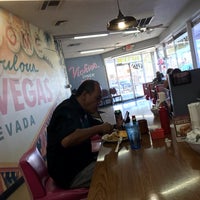 11/5/2018 tarihinde Brad K.ziyaretçi tarafından Vickie&amp;#39;s Diner'de çekilen fotoğraf