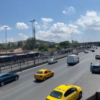Photo taken at Altunizade Metrobüs Durağı by Hande Ç. on 7/21/2023