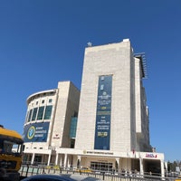Photo taken at Beykent Üniversitesi Avalon Yerleşkesi by Hande Ç. on 4/14/2022