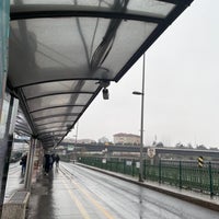 Photo taken at Uzunçayır Metrobüs Durağı by Hande Ç. on 1/20/2024