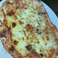 Foto scattata a Crust Pizzeria Napoletana da # il 6/11/2021