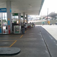 Photo taken at Posto Nota 10 by Jeanderson D. on 10/23/2012
