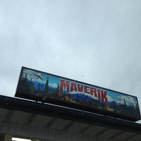 รูปภาพถ่ายที่ Maverik Adventures First Stop โดย Jason K. เมื่อ 10/13/2012