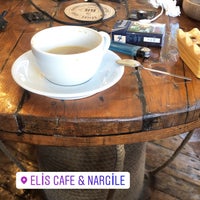 Das Foto wurde bei Elis Cafe &amp;amp; Nargile von Ali D. am 8/17/2019 aufgenommen