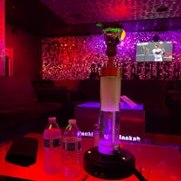 Das Foto wurde bei Double Apples Hookah Lounge von Soumyadeep G. am 7/17/2021 aufgenommen