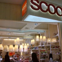 Photo taken at Scoop スクープ by Steven L. on 11/25/2012
