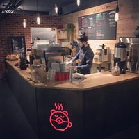 2/5/2017 tarihinde Sleepy Bear Coffeeziyaretçi tarafından Sleepy Bear Coffee'de çekilen fotoğraf