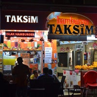 Foto scattata a Taksim Hamburger da Louis H. il 7/21/2013