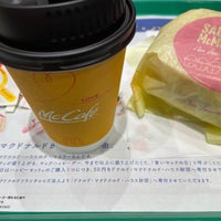 Photo taken at McDonald&amp;#39;s by ぷょ お. on 11/4/2022