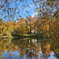 Photo taken at Средний Фермский пруд by Mika V. on 10/9/2021