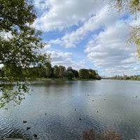 Photo taken at Серебряно-Виноградный пруд by Mika V. on 9/18/2021