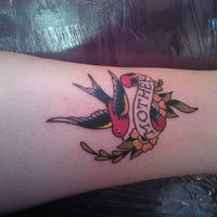 Das Foto wurde bei Traditional Tattoo &amp;amp; Empire Ink von Traditional.Tattoo E. am 11/15/2012 aufgenommen