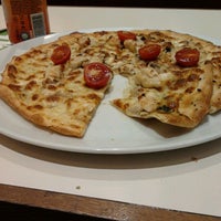 Photo taken at Pizza Hut by Gülcan D. on 11/12/2012