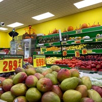 10/22/2019에 MariOh&amp;#39;님이 United Brothers Fruit Markets에서 찍은 사진