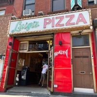 Foto tirada no(a) Luigi&amp;#39;s Pizza por Josh R. em 5/18/2023