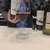 Das Foto wurde bei The Wine Feed von Johnnie B. am 2/1/2020 aufgenommen