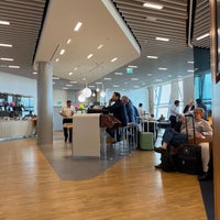 Photo taken at Lufthansa Senator Lounge by Mellingsater on 6/27/2022