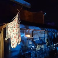 Photo taken at Ash vs Evil Dead at Halloween Horror Nights by Pao . on 10/27/2017