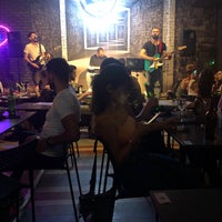Foto tomada en Huni Cafe&amp;amp;Bar 2  por Burak A. el 7/7/2020