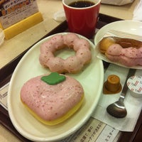 Photo taken at Mister Donut by Hulusi on 3/9/2014