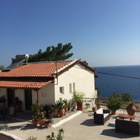 Photo taken at Villa Themos, Kokkari by Leo on 8/30/2016