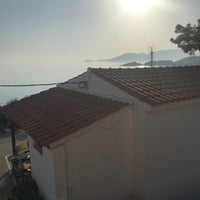 Photo taken at Villa Themos, Kokkari by Leo on 9/3/2022