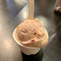 Photo taken at Fat Cat Creamery by Pedro J. on 7/7/2019