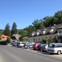Photo taken at Salmannsdorfer Höhe by Paria🧚🏻‍♀️ on 6/4/2015