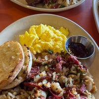 Photo taken at Snooze, an A.M. Eatery by Abdullah K on 5/16/2021
