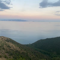 Photo taken at Uçmakdere Yamaç Paraşütü Alanı by Cengiz G. on 6/24/2022