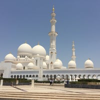 Photo taken at Sheikh Zayed Grand Mosque by Kazuhiro M. on 5/2/2017