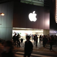 Photo taken at Apple Shinsaibashi by Masaki T. on 4/28/2013