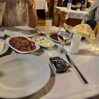 Photo taken at Köz Kanat Restaurant by 🇹🇷  ᴍᴇʀᴛ ᴛᴜ̈ʀᴋᴏɢ̆ʟᴜ on 1/26/2024