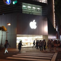 Photo taken at Apple Shinsaibashi by Shigeo S. on 4/28/2013