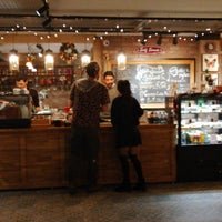 2/25/2020 tarihinde Lavinnia Coffeeziyaretçi tarafından Lavinnia Coffee'de çekilen fotoğraf