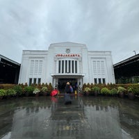 Photo taken at Stasiun Yogyakarta Tugu by Lorena R. on 1/18/2024