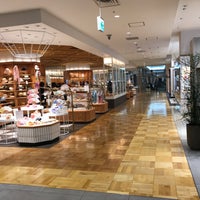 Photo taken at Mitsukoshi by Fujihiro K. on 5/9/2018