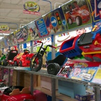 Photo taken at Toys&amp;quot;R&amp;quot;Us by Sahan B. on 12/23/2012