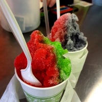 Photo prise au Rainbow Sno-Cones par Dafoodie le7/19/2014