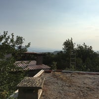 Photo taken at Behramkale Köy Kahvesi by Ozzy on 8/8/2020
