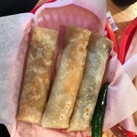 Foto scattata a Burritos La Palma da C M. il 10/30/2017