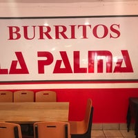 Foto tirada no(a) Burritos La Palma por C M. em 10/29/2017