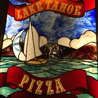 Das Foto wurde bei Lake Tahoe Pizza Company von Kathy V. am 4/1/2017 aufgenommen