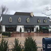 Photo taken at William &amp;amp; Mary Bookstore by Ruben Z. on 12/28/2018